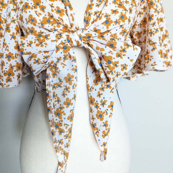 White orange and blue floral flounce sleeve cropped tie front top size XL - Picture 5 of 8